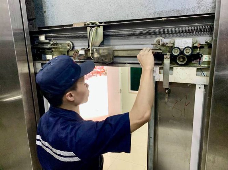 智能时代的电梯安装：从传统到现代